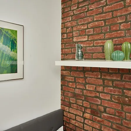 Cozy 2 Bedroom Gem In Lower Manhattan W Big Living Room
